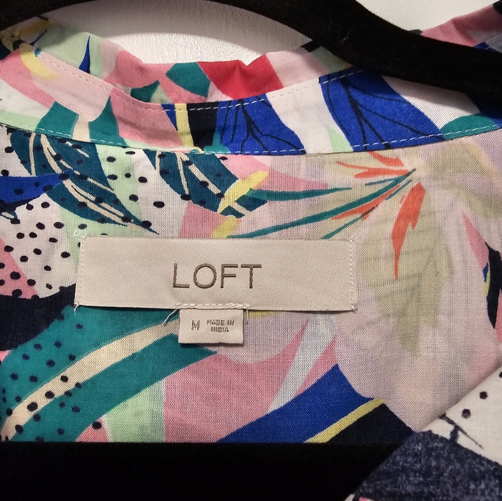 LOFT tropical button up top 🌺 - Picture 3 of 6